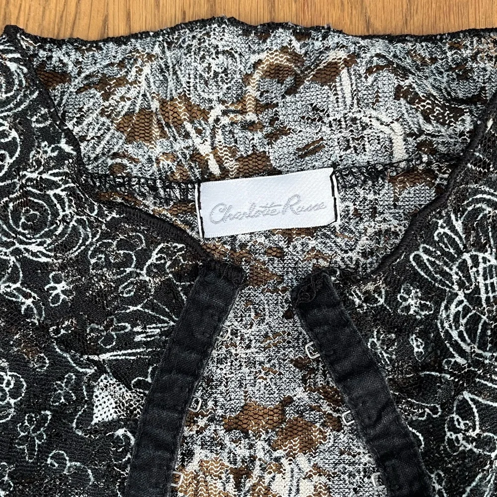 Vintage Charlotte Russe lace up floral lace bell sleeve top - Picture 9 of 14